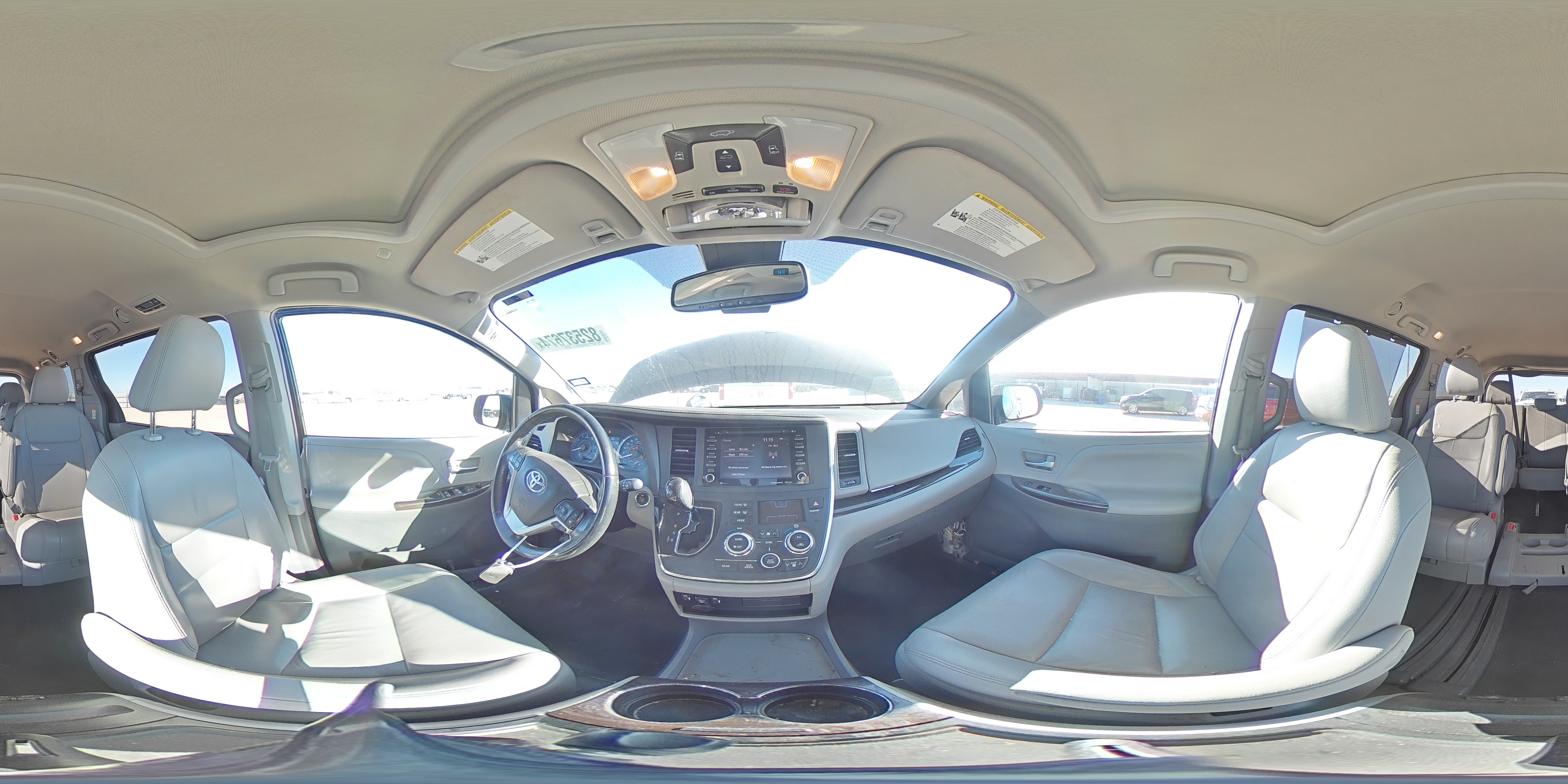 2019 Toyota Sienna - Image 14