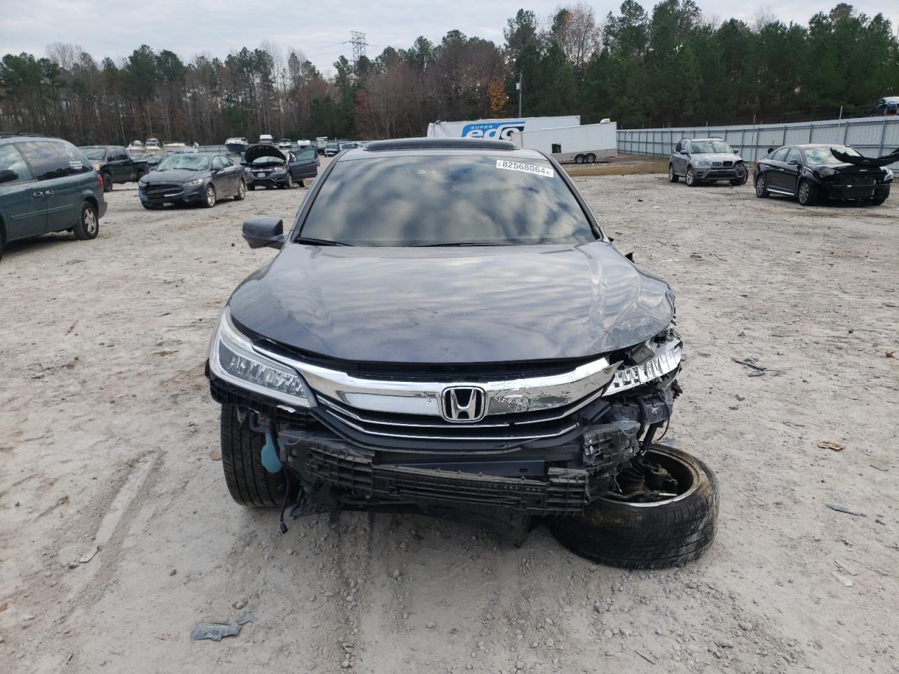 VIN 1HGCR3F90HA035817 2017 HONDA ACCORD no.5