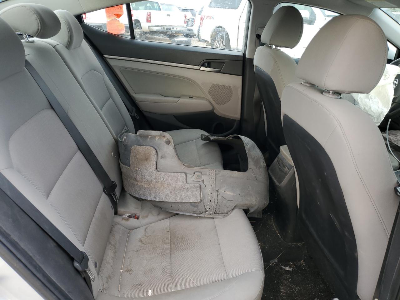 2018 Hyundai Elantra - Image 11