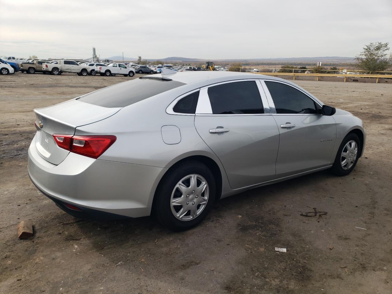 VIN 1G1ZA5ST4GF252178 2016 CHEVROLET MALIBU no.3