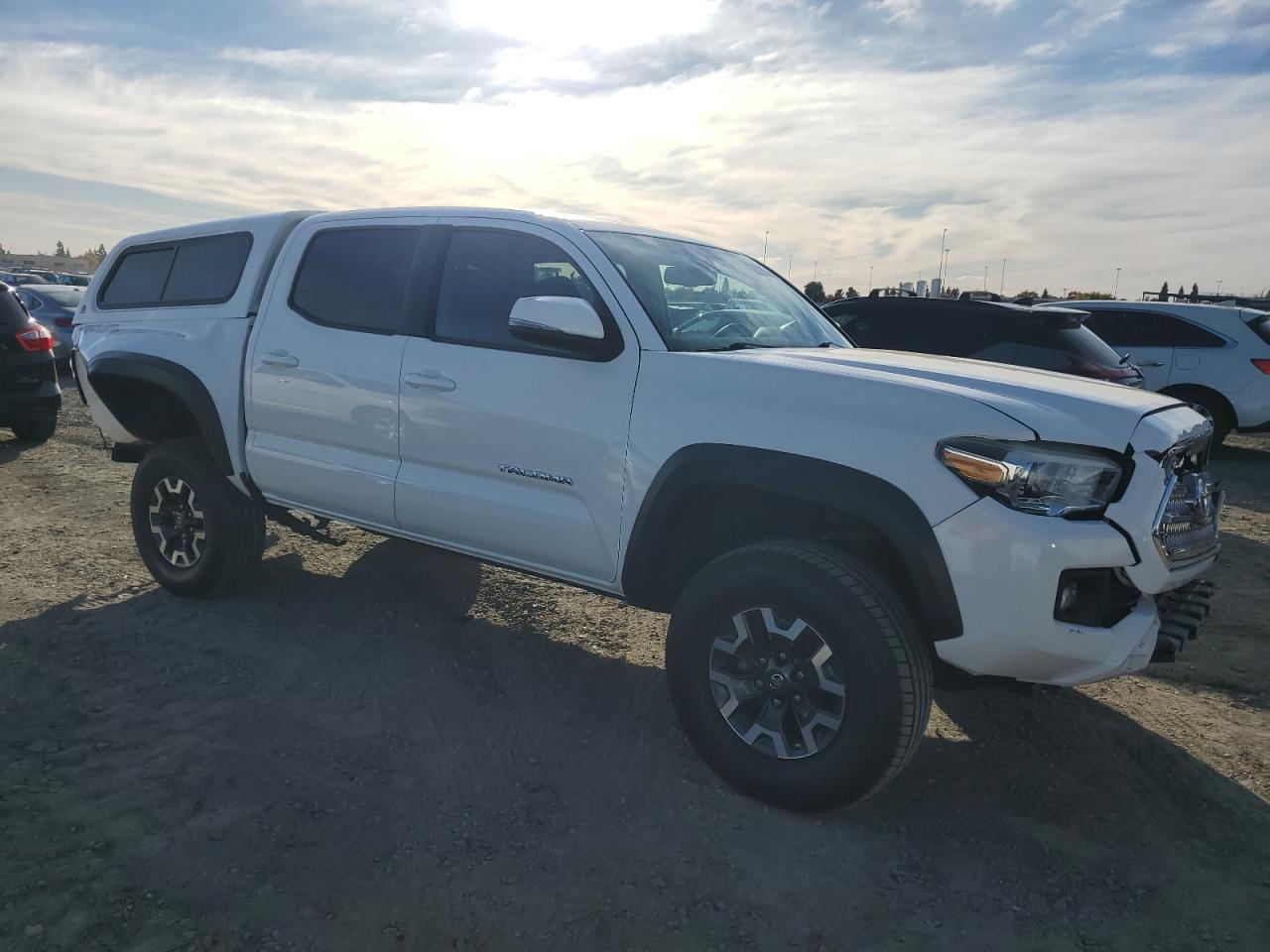 2016 Toyota Tacoma - Image 4