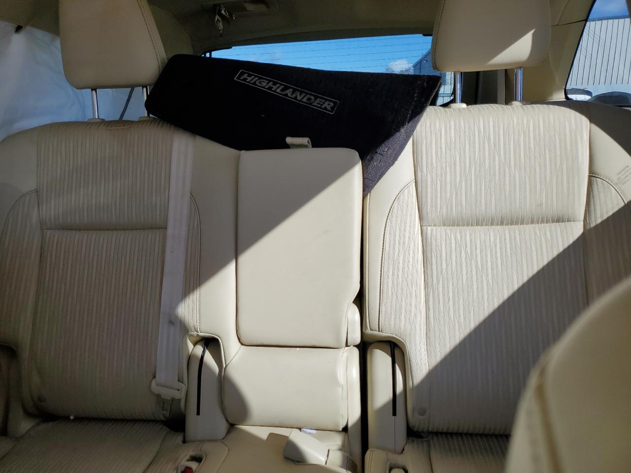 2015 Toyota Highlander - Image 10