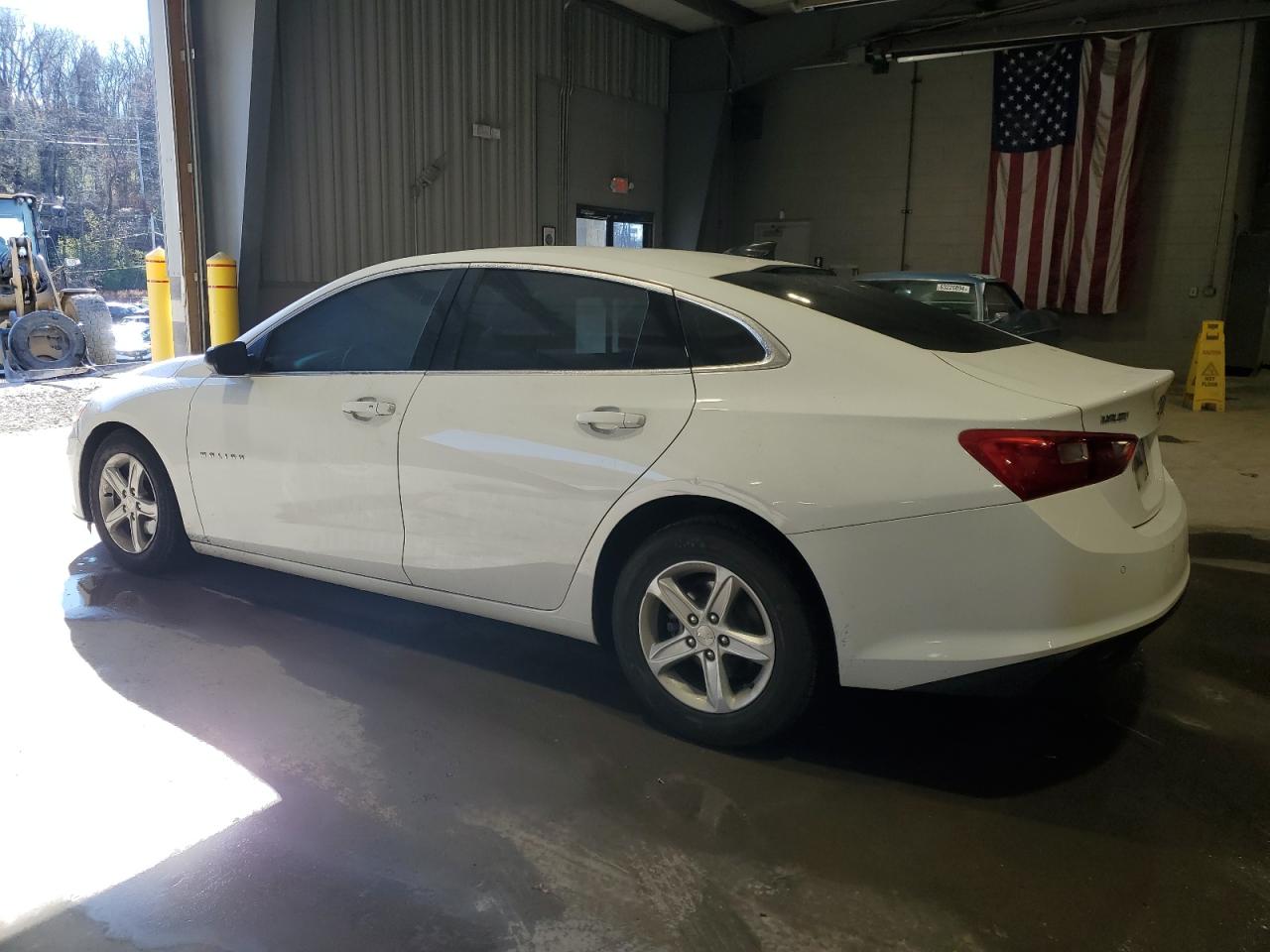 2020 Chevrolet Malibu - Image 2