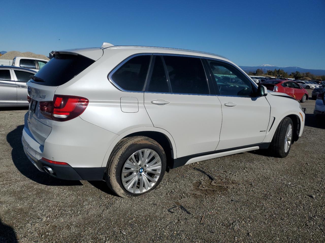 VIN 5UXKR0C54G0P22148 2016 BMW X5 no.3