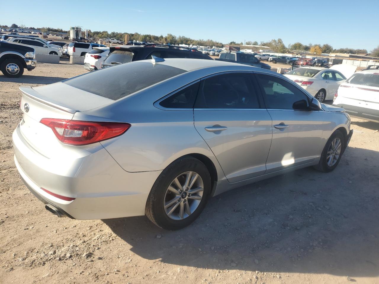 2017 Hyundai Sonata - Image 3