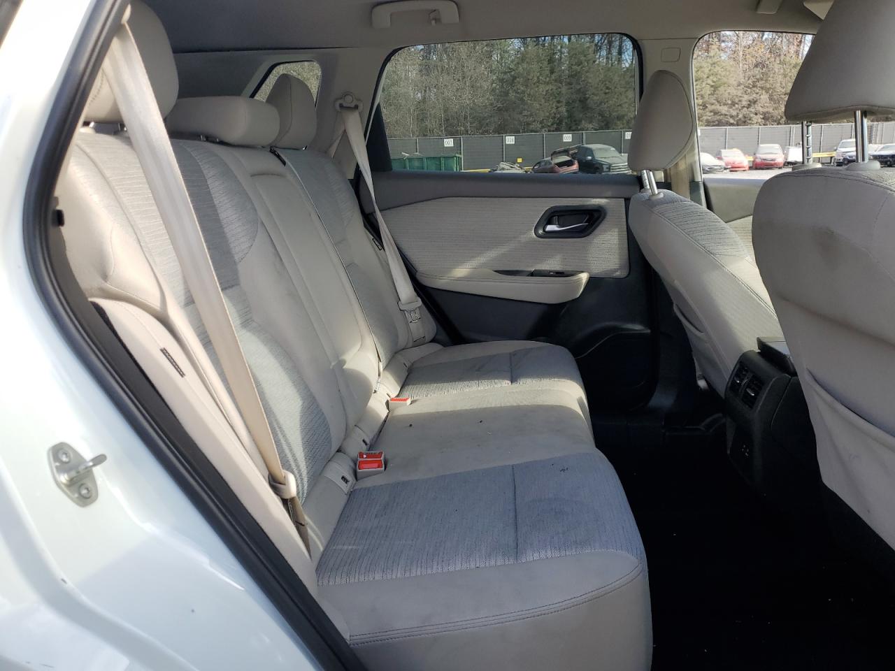 2021 Nissan Rogue - Image 11