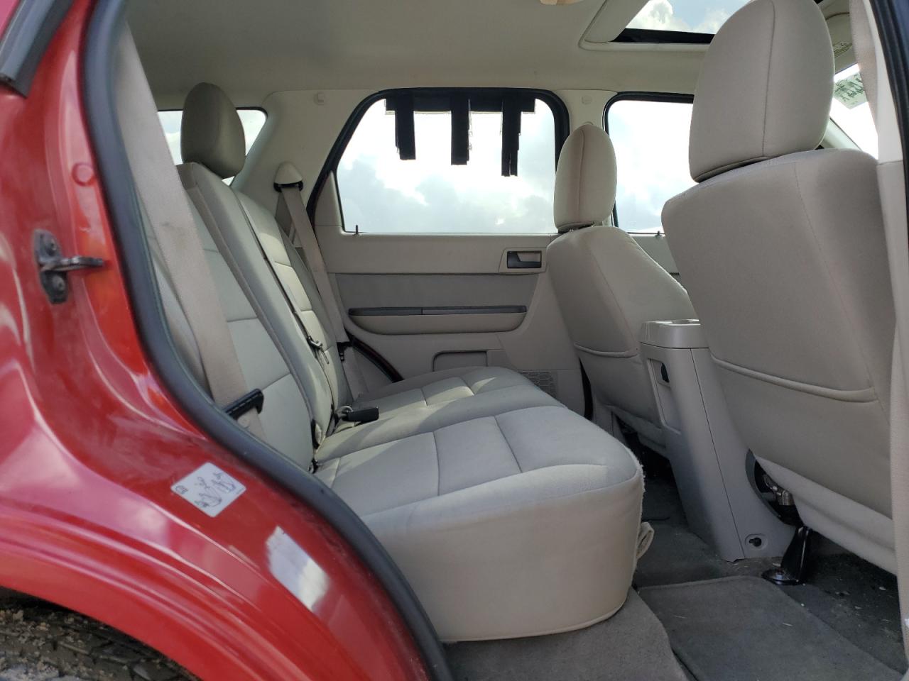 2011 Ford Escape - Image 11