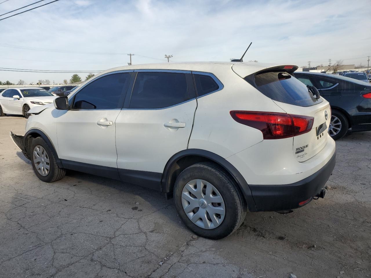 2019 Nissan Rogue - Image 2