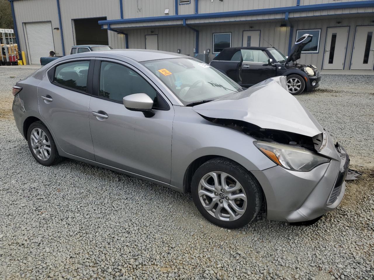 VIN 3MYDLBZV6GY106411 2016 TOYOTA SCION no.4