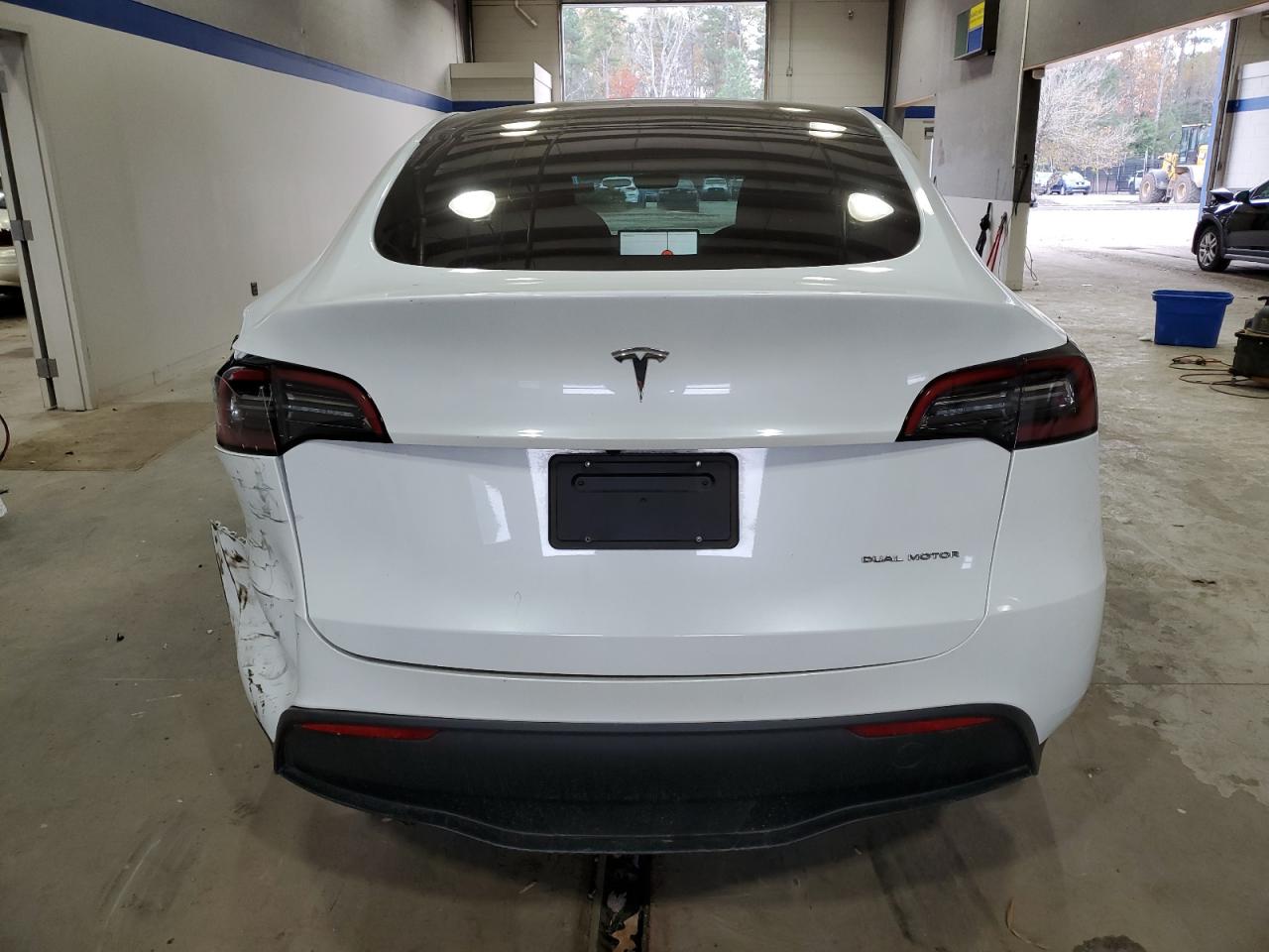 2023 Tesla Model Y VIN: 7SAYGDEEXPA092921 Lot: 81389014