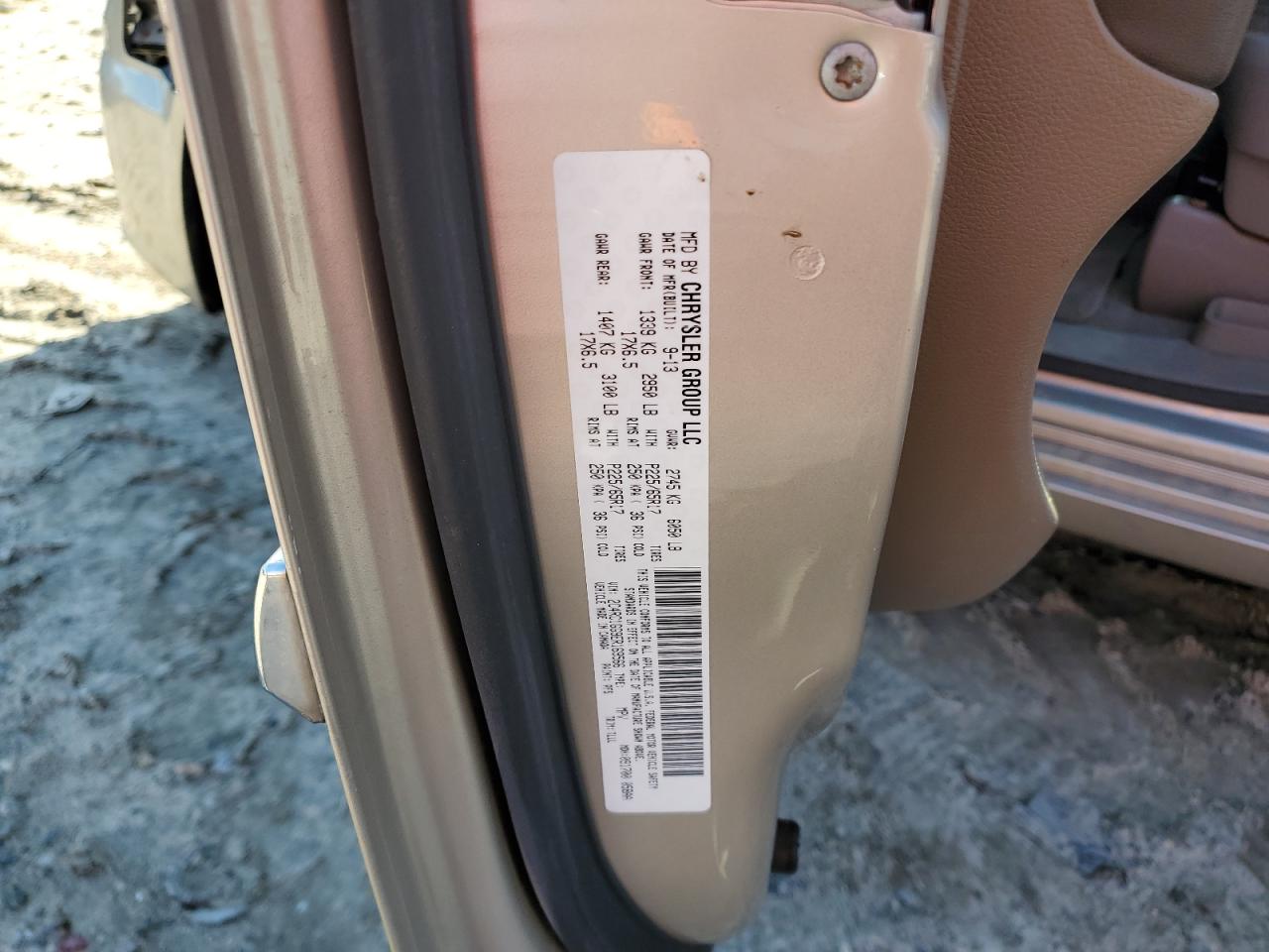 2014 Chrysler Town & Country - Image 13