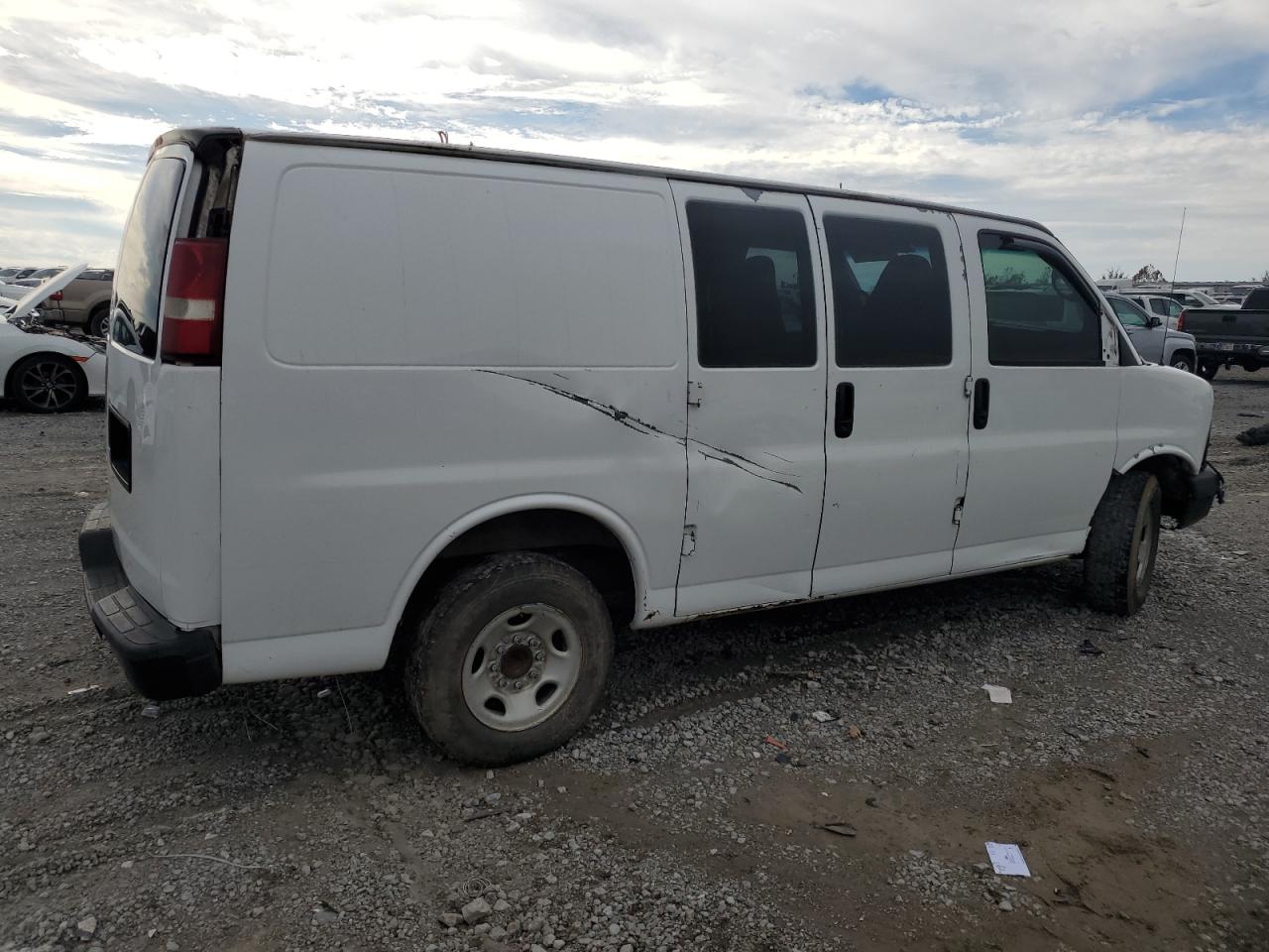 2007 Chevrolet Express - Image 3