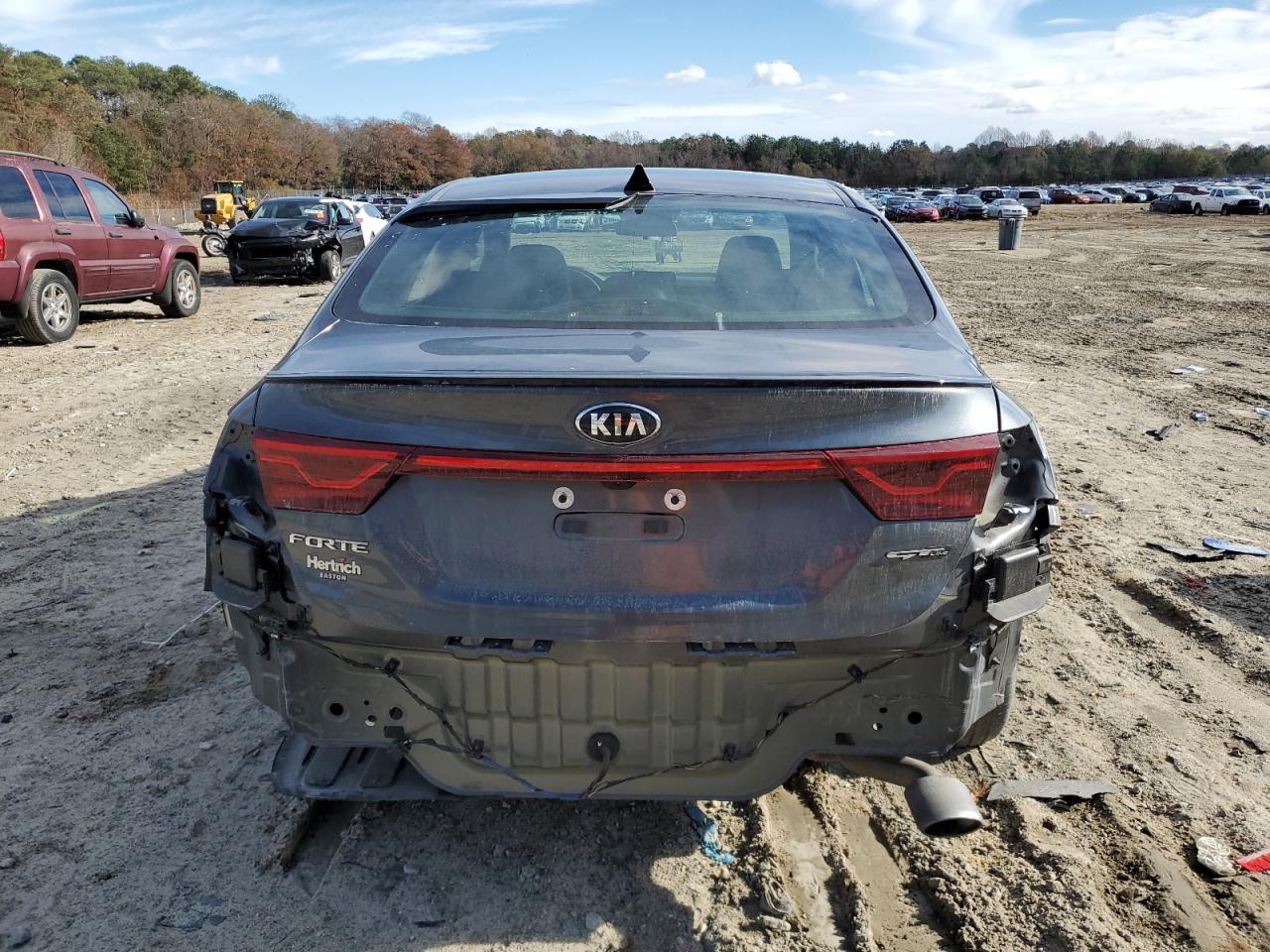 2021 Kia Forte - Image 6