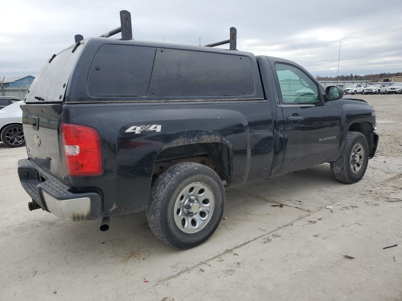 2011 Chevrolet Silverado - Image 3