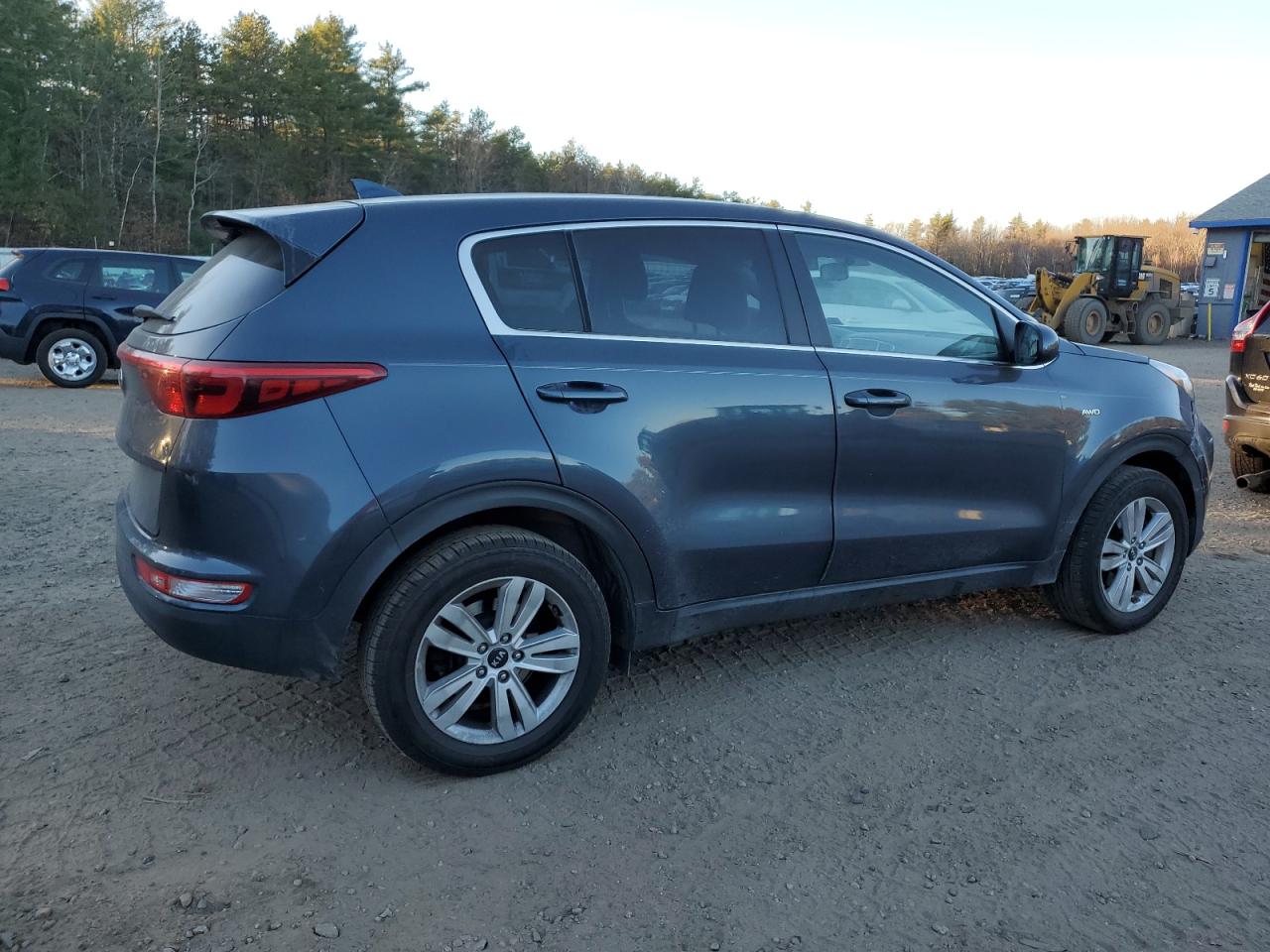 VIN KNDPMCAC3H7272347 2017 KIA SPORTAGE no.3