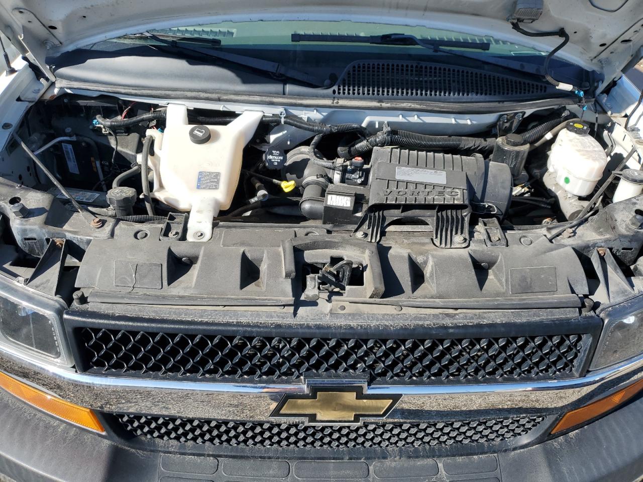 2018 Chevrolet Express - Image 12