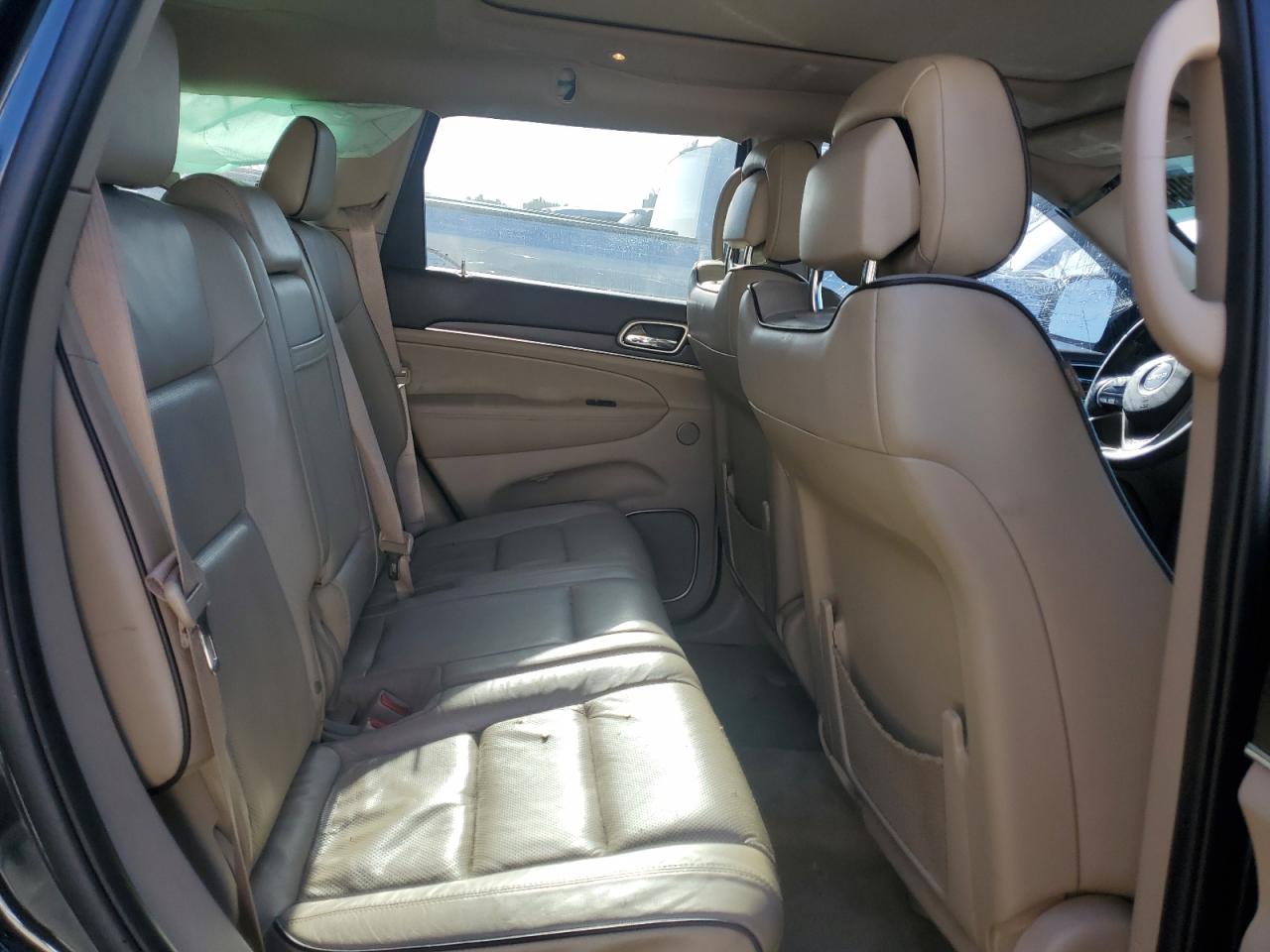 2016 Jeep Grand Cherokee - Image 11