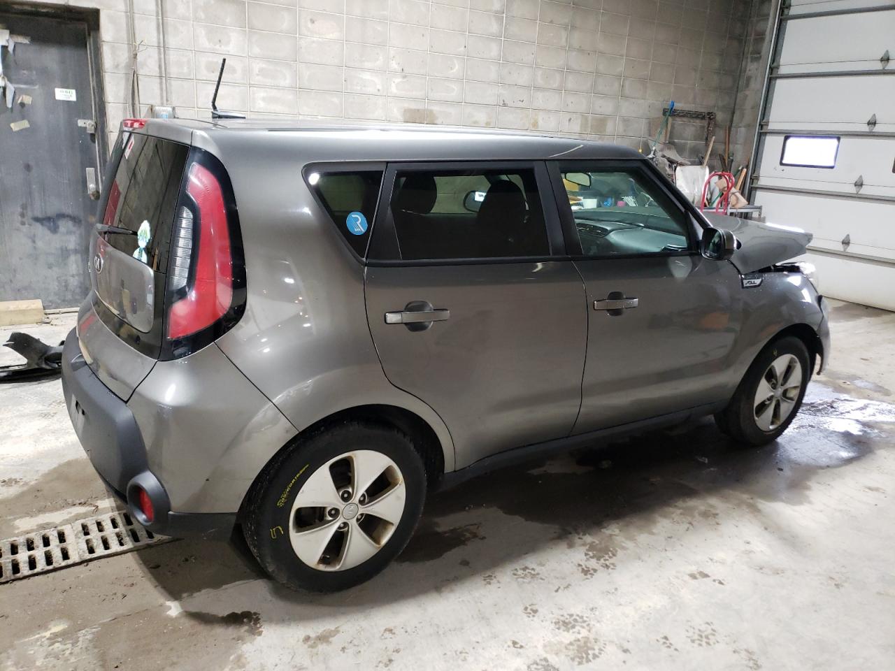 VIN KNDJN2A23F7186912 2015 KIA SOUL no.3