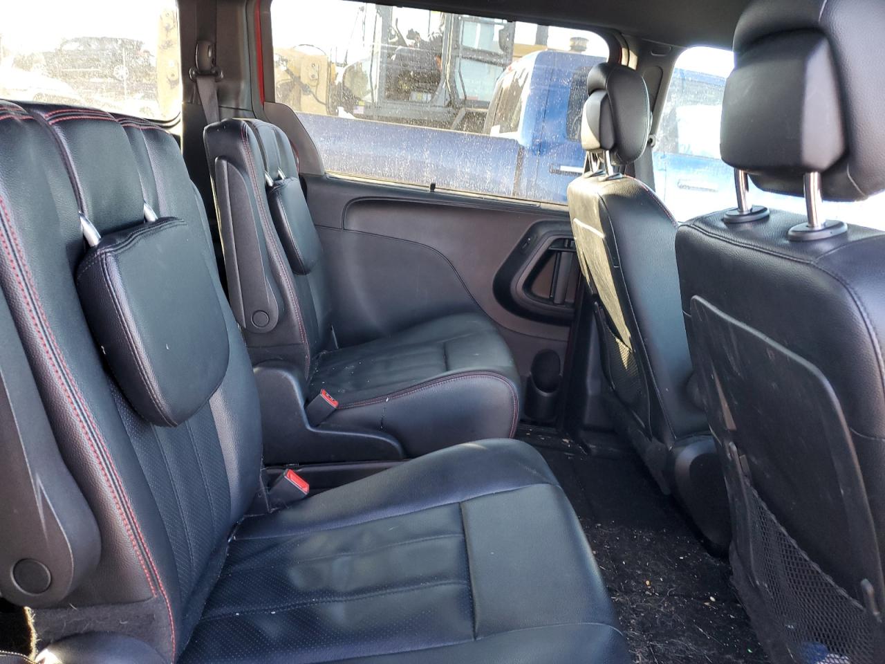 2019 Dodge Caravan - Image 11