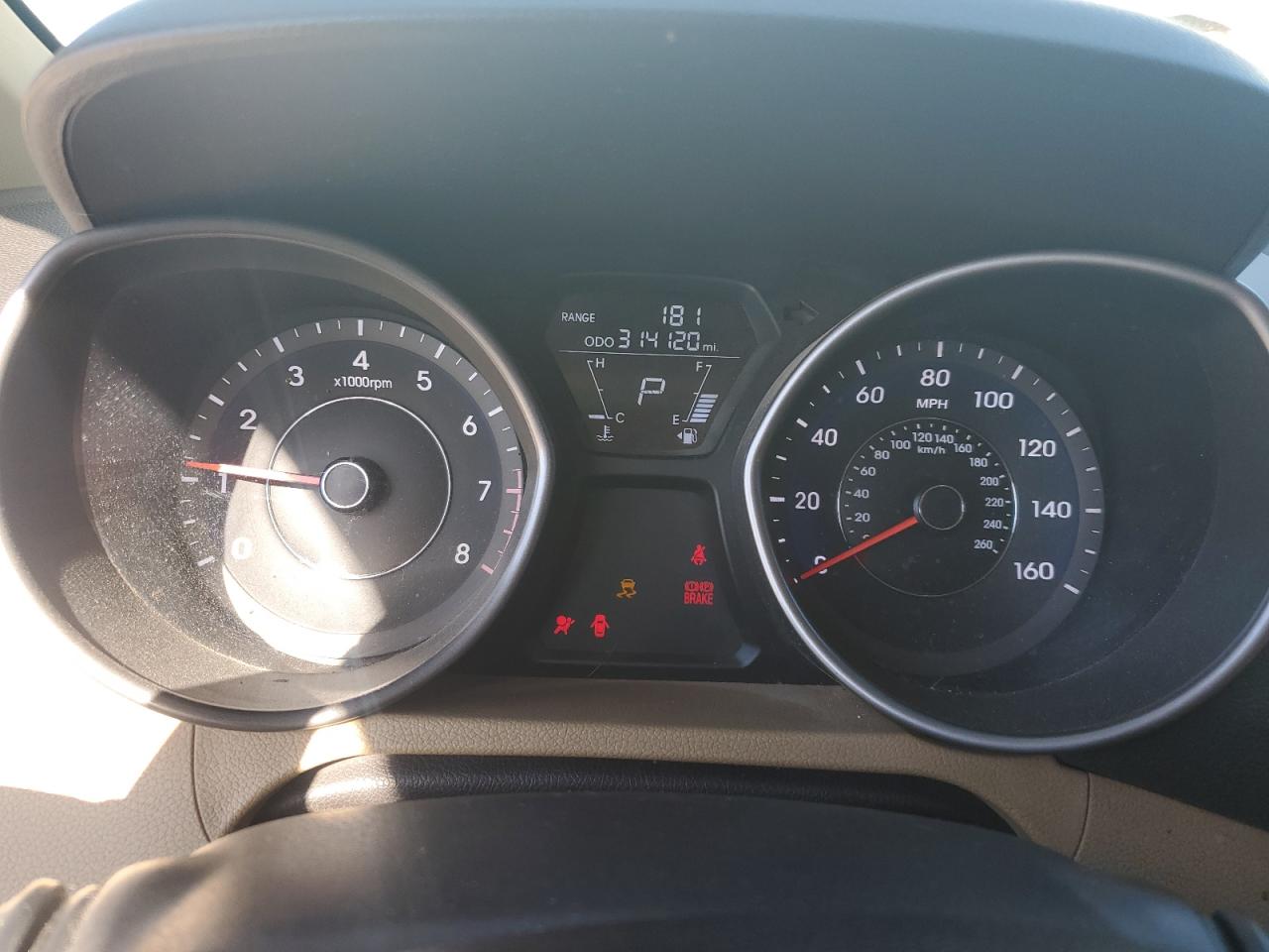 2012 Hyundai Elantra - Image 9