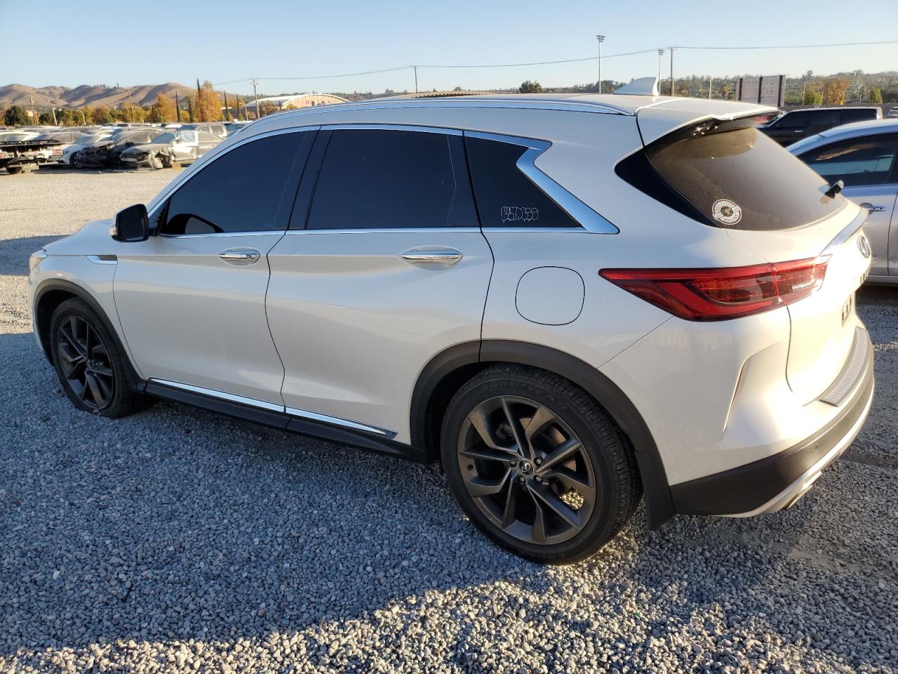 VIN 3PCAJ5M13KF125497 2019 INFINITI QX50 no.2