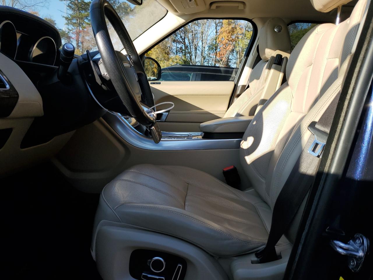 2016 Land Rover Range Rover - Image 7