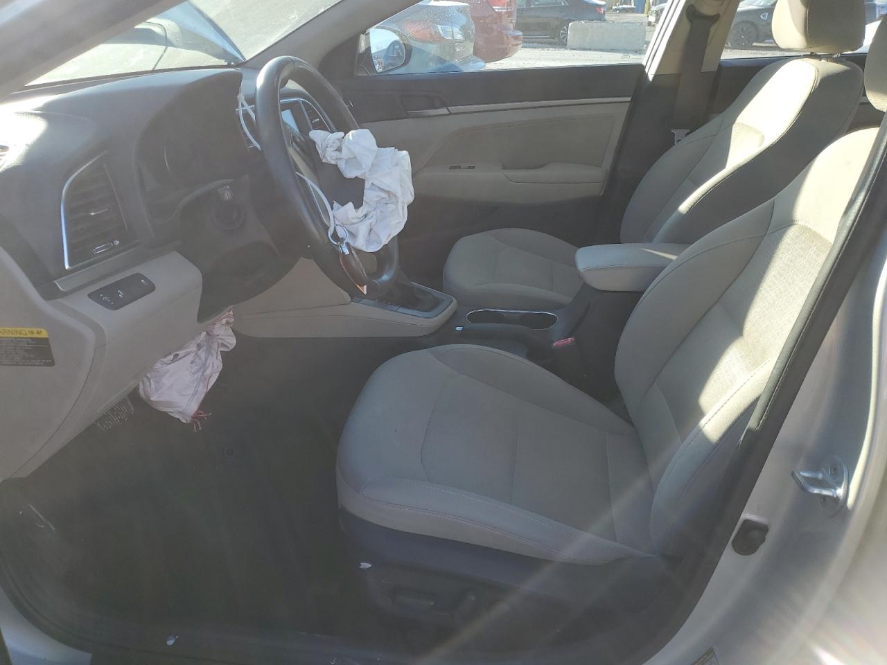 2017 Hyundai Elantra - Image 7