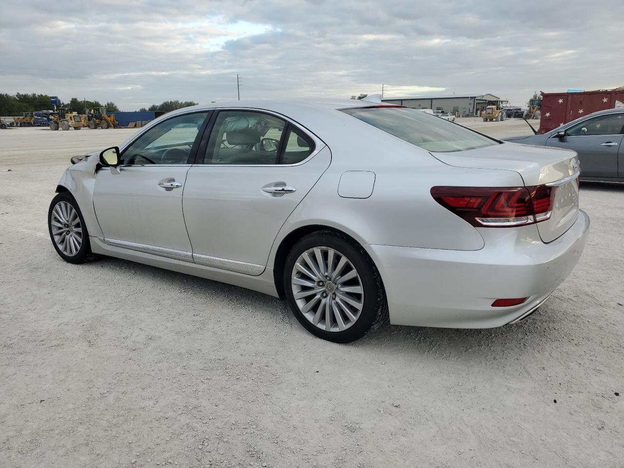 VIN JTHBL5EF2E5128081 2014 LEXUS LS460 no.2