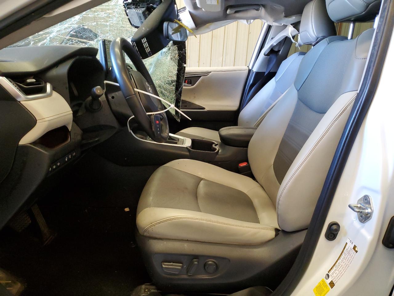 2023 Toyota RAV 4 - Image 7