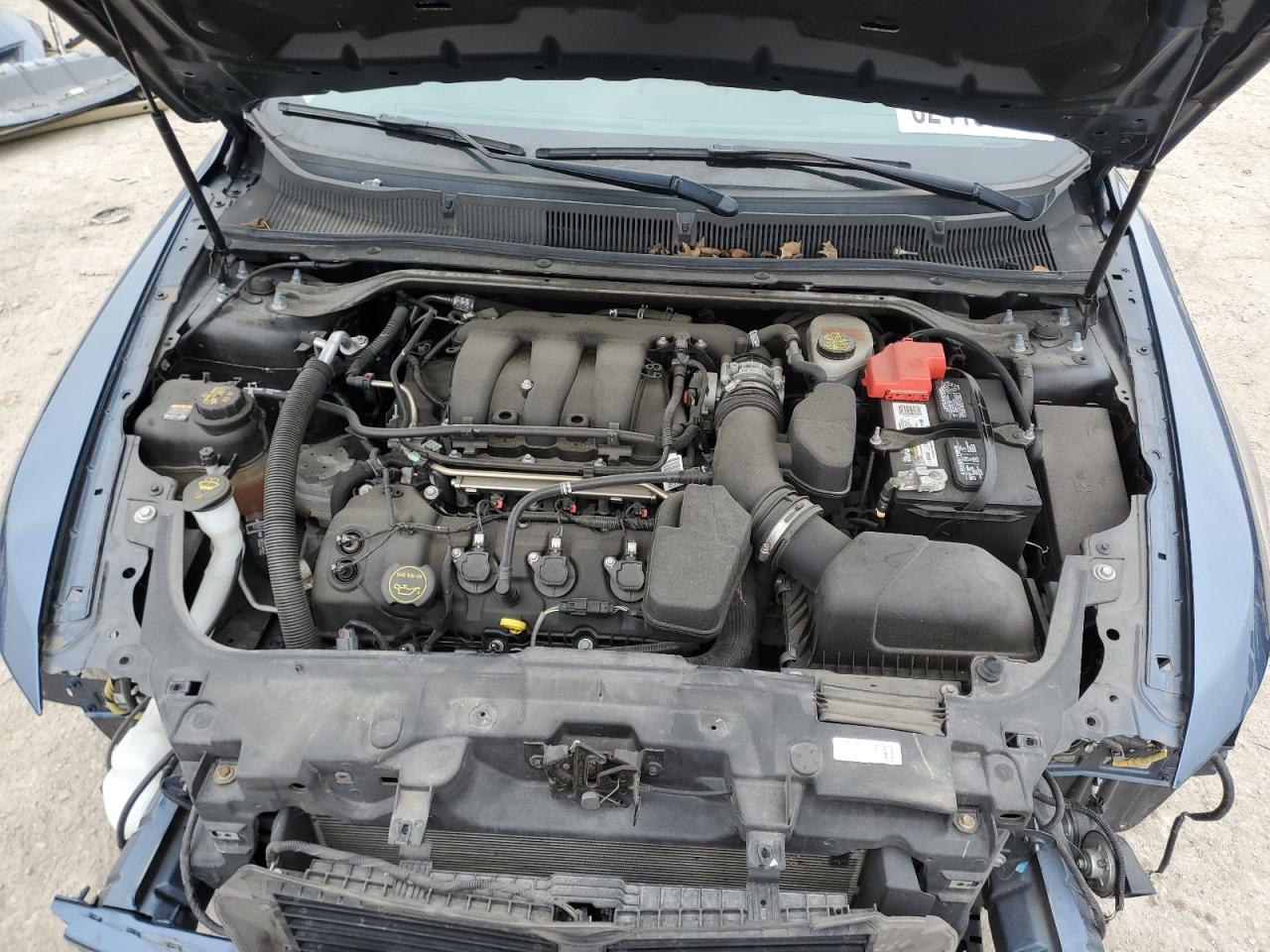 2018 Ford Taurus - Image 12