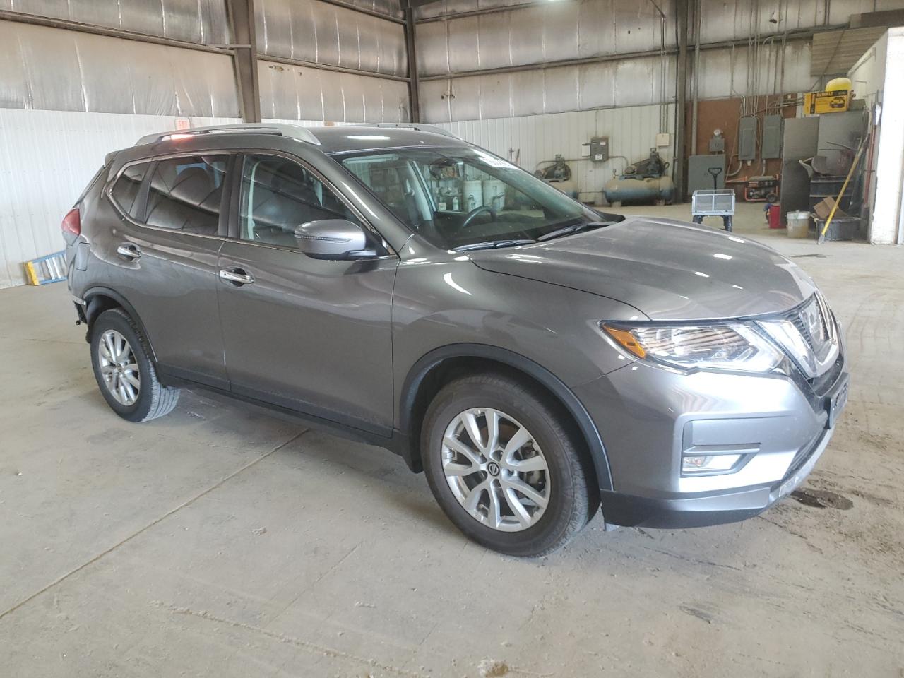 2017 Nissan Rogue - Image 4