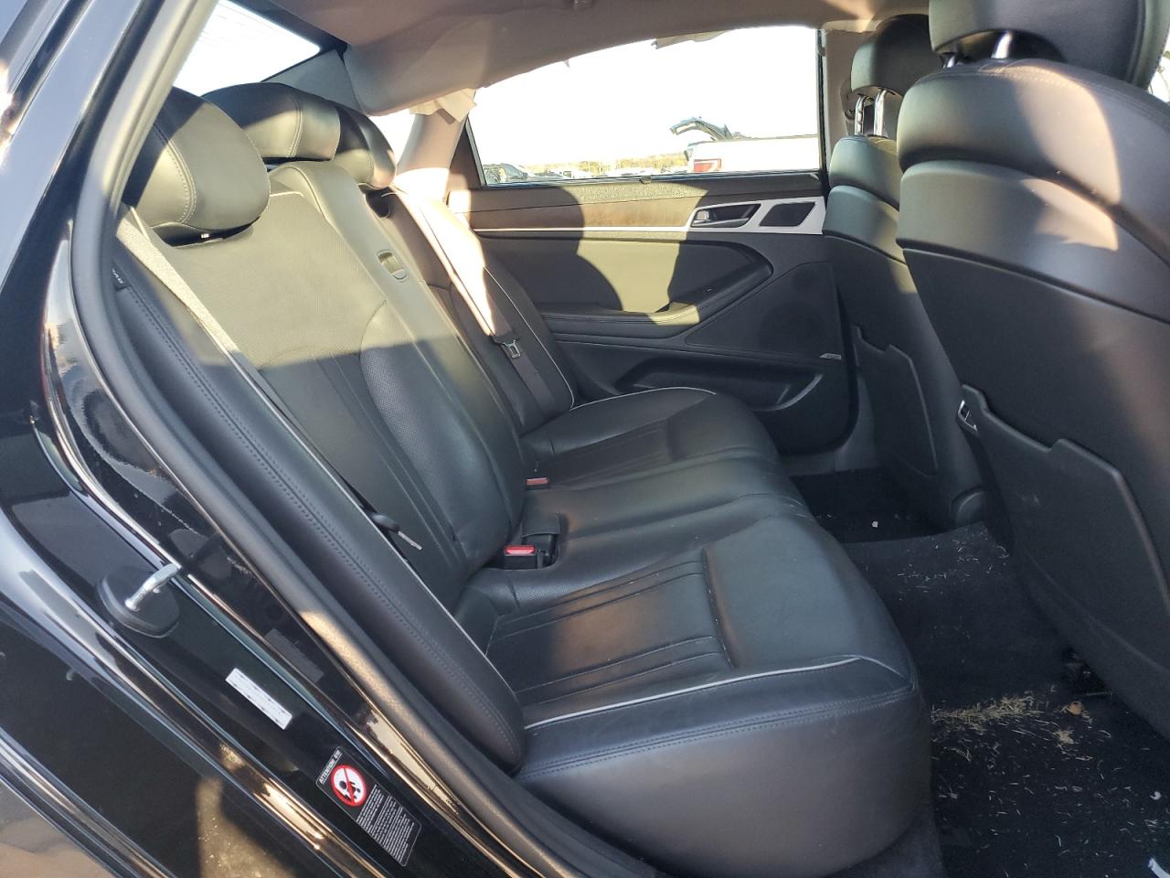 2017 Genesis G80 - Image 10