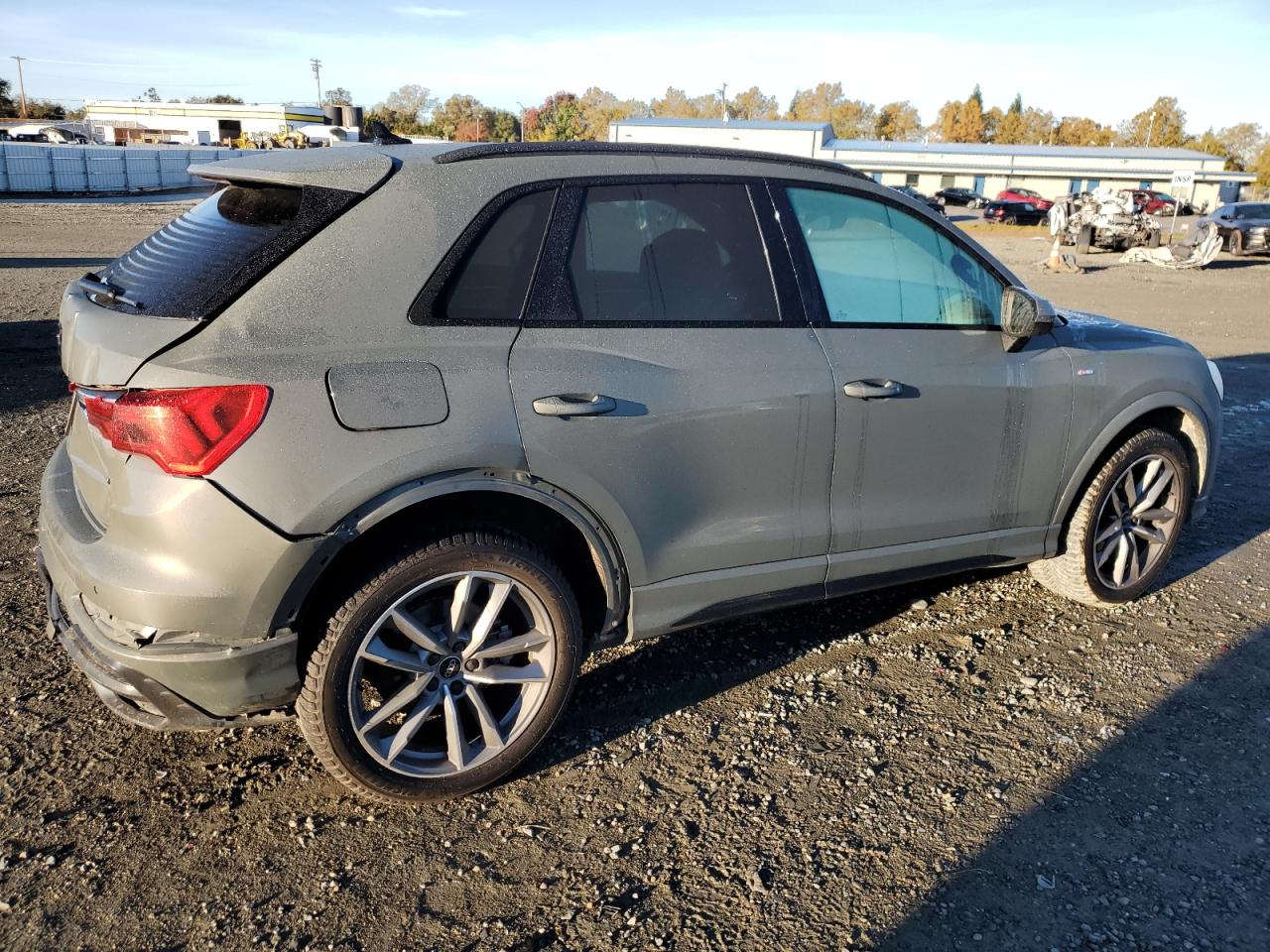 VIN WA1EECF32N1044815 2022 AUDI Q3 no.3