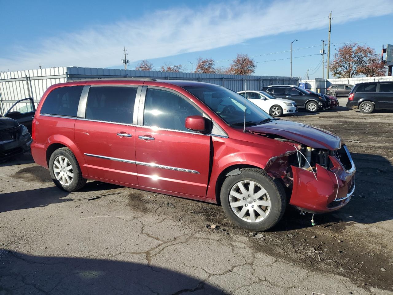 2016 Chrysler Town & Country - Image 4