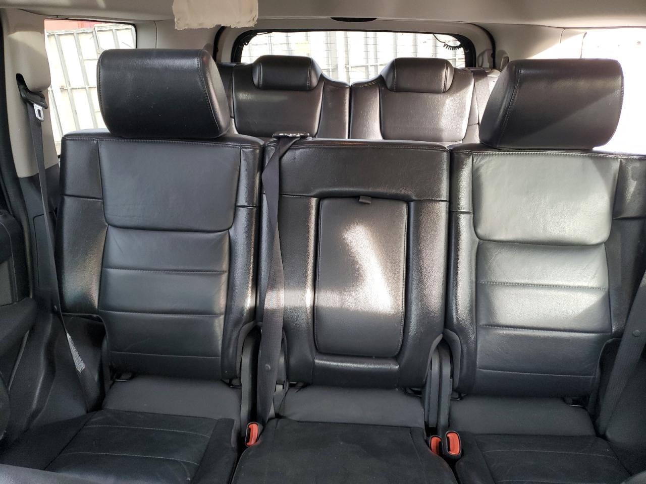 2010 Jeep Commander - Image 10