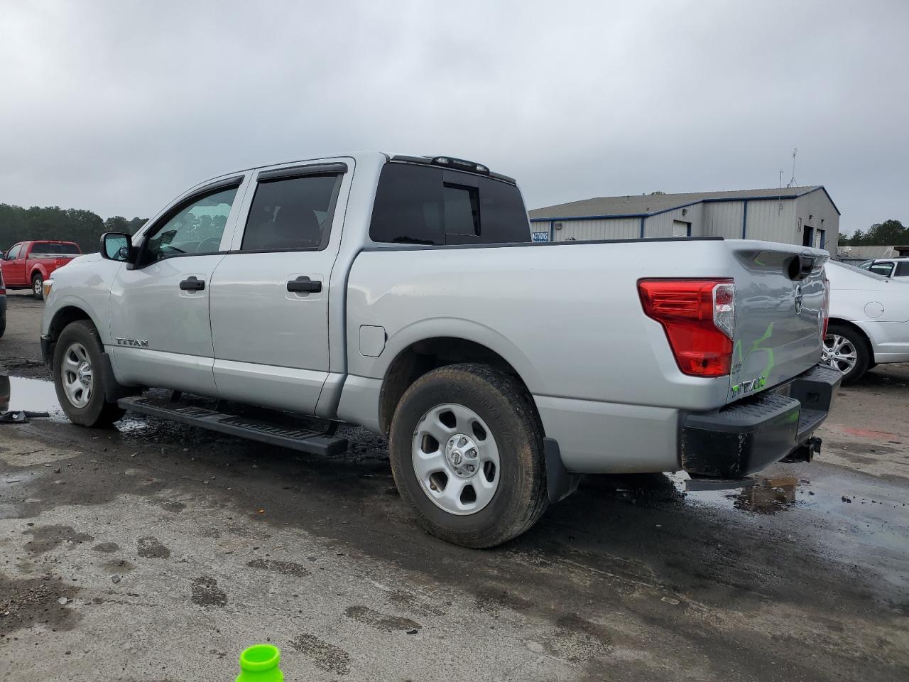 2019 Nissan Titan - Image 2