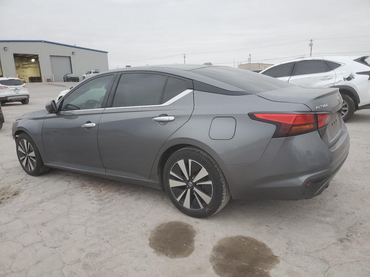 2019 Nissan Altima - Image 2
