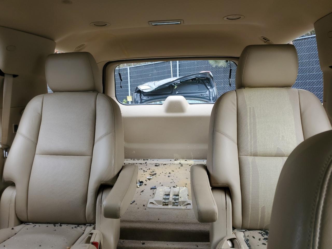 2013 Cadillac Escalade - Image 10