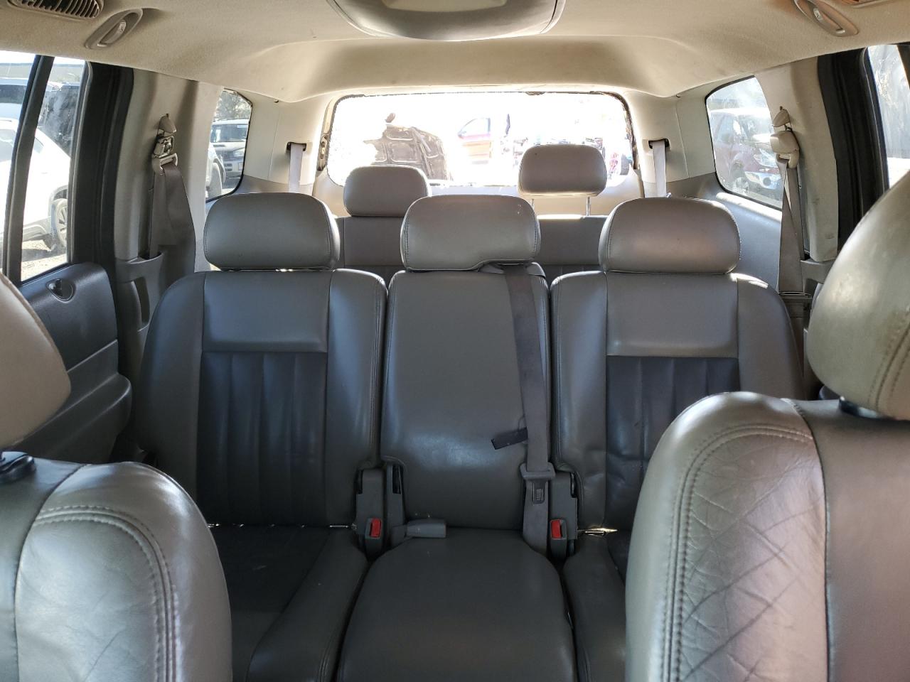 2005 Dodge Durango - Image 10