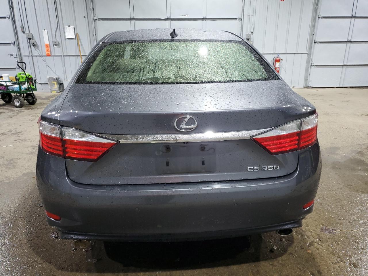 2015 Lexus ES - Image 6