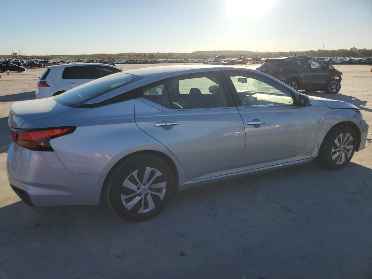 2024 Nissan Altima - Image 3