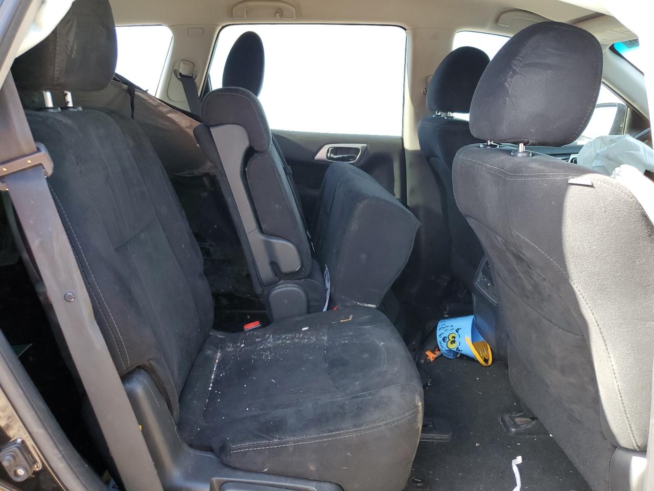 2015 Nissan Pathfinder - Image 11