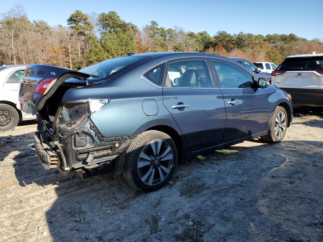 2017 Nissan Sentra - Image 3