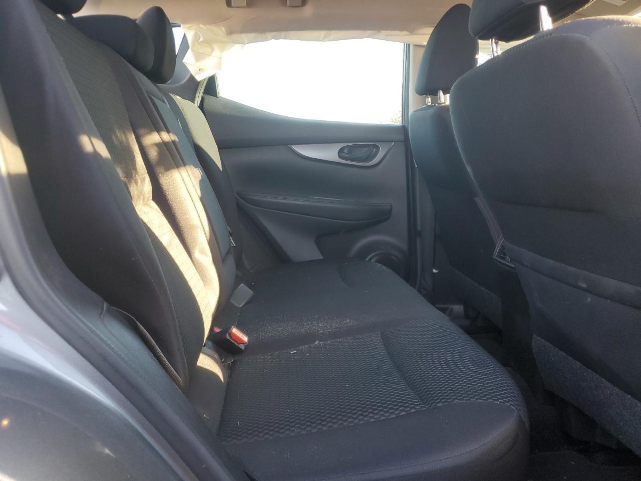2017 Nissan Rogue - Image 11