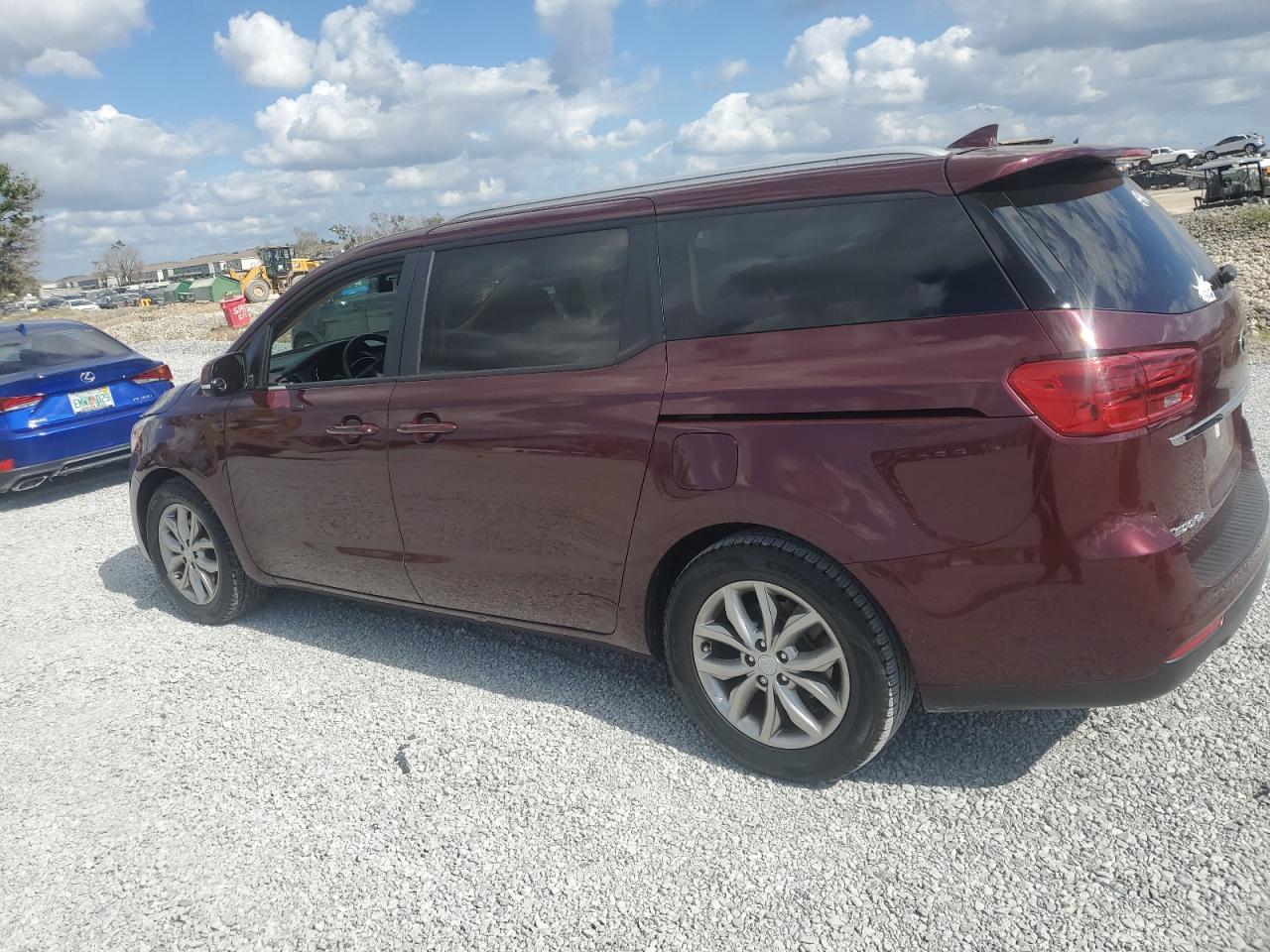 2020 Kia Sedona - Image 2