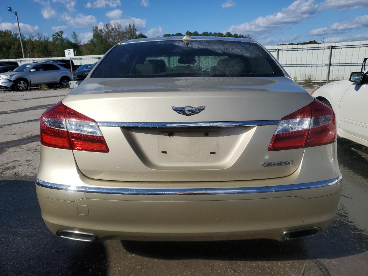 2012 Hyundai Genesis 3.8L VIN: KMHGC4DD5CU175587 Lot: 80701564