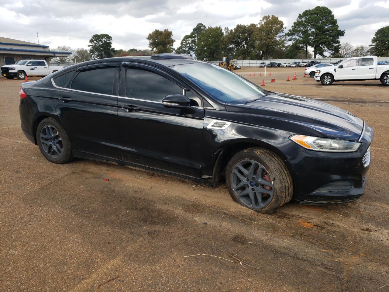 VIN 1FA6P0H78E5374007 2014 FORD FUSION no.4