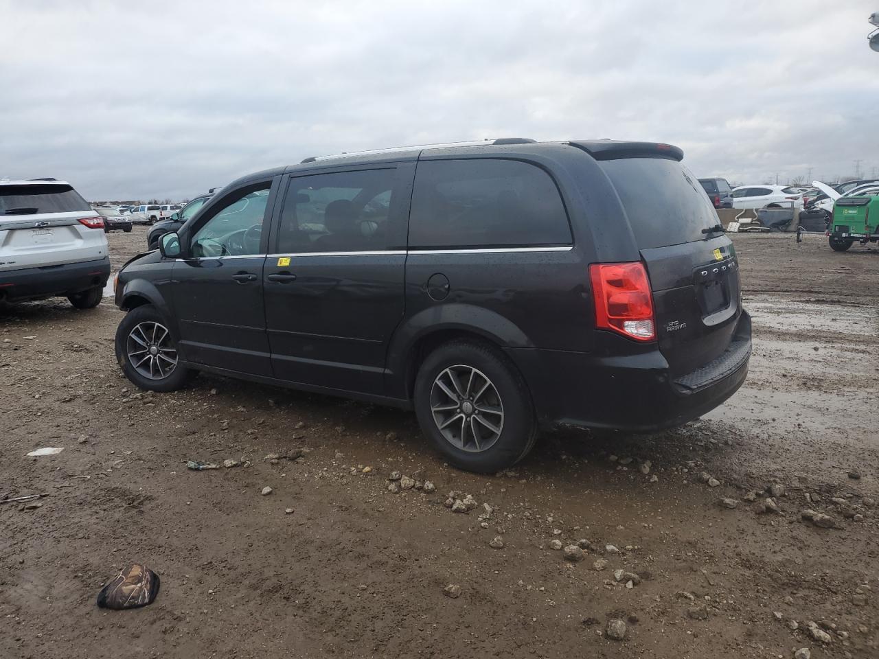 2017 Dodge Caravan - Image 2