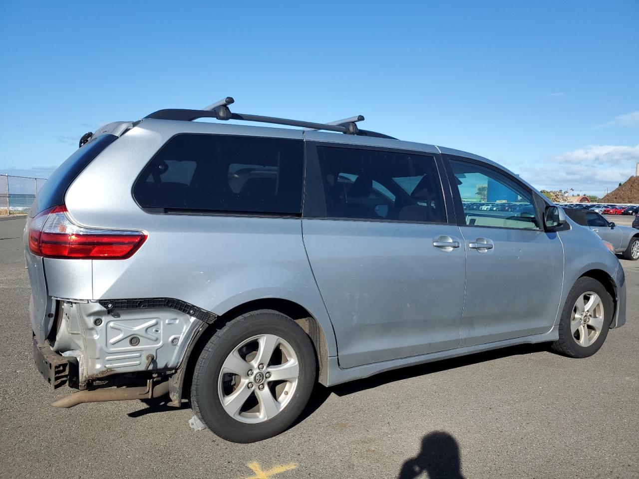 2019 Toyota Sienna - Image 3