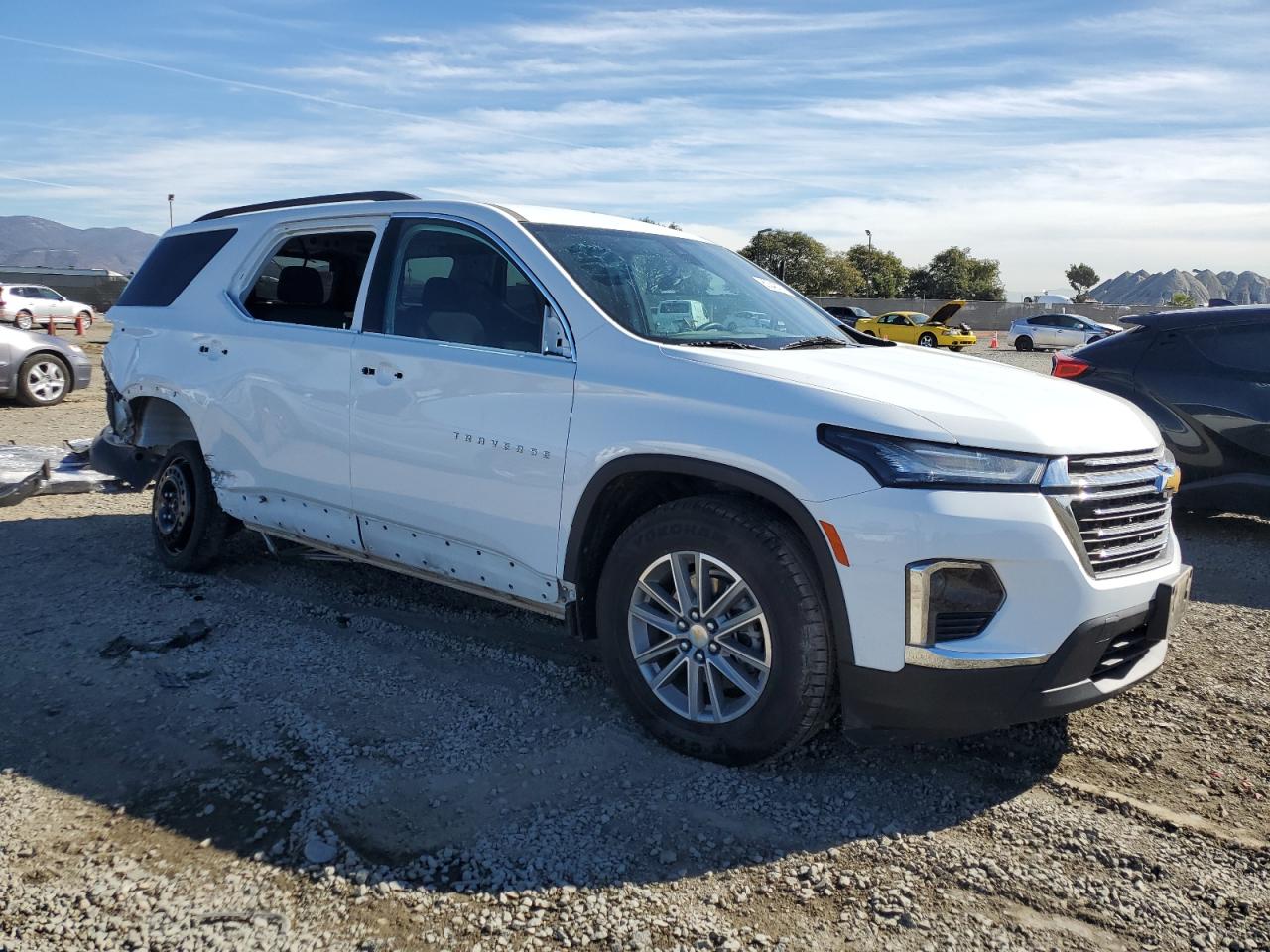 VIN 1GNERGKW7PJ234282 2023 CHEVROLET TRAVERSE no.4